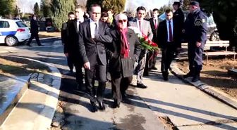 Duygun Yarsuvat, Sırp Taraftar İvkoviç'in Mezarını Ziyaret Etti