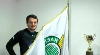 Akhisar Belediyespor Kaleci Zeki Ayvaz'la Anlaştı