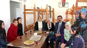 Dinar, İpek Puşi Atölyesi ve Aile Destek Merkezini Ziyaret Etti