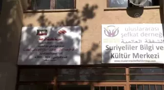 Suriyeli Çocukların Karne Sevinci