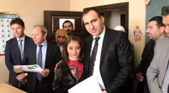 Suriyeli Sığınmacı Çocukların Karne Heyecanı