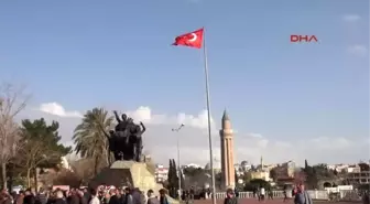 Antalya'da Türk Bayrağı Gönderde Kaldı