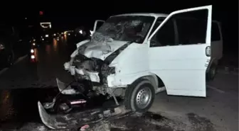 Karacabey'de Trafik Kazası: 4 Yaralı