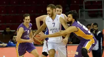 Anadolu Efes - Royal Halı Gaziantep: 77 - 67