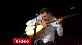 Erdal Erzincan'dan Bağlama Şov