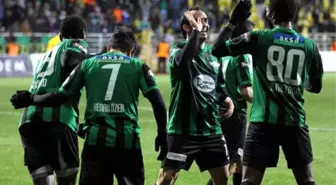 Akhisar Belediyespor, 3 Futbolcusuyla Yollarını Ayırdı