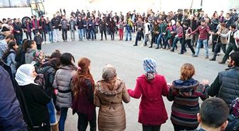 Kurtalan ve Eruh'ta Kobani Kutlamaları