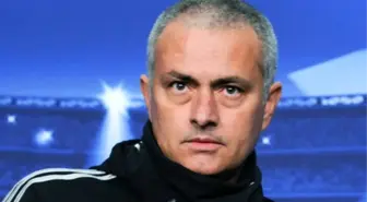 Mourinho'dan Vatandaşı Figo'ya Destek