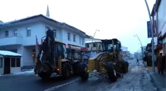 Eleşkirt Belediyesinden Kar Temizleme Çalışması