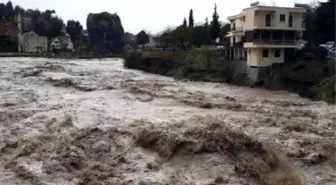 Arnavutluk'ta Sel Felaketi