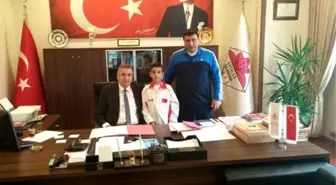 Başkan Cem Kara Çatalca'nın Milli Sporcusu'nu Ağırladı
