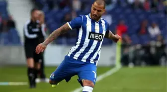 Quaresma'dan Kaleciyi Çaresiz Bırakan Trivela Golü