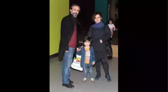 Ruhi Sarı, Eşi ve Oğluyla Eğlencede