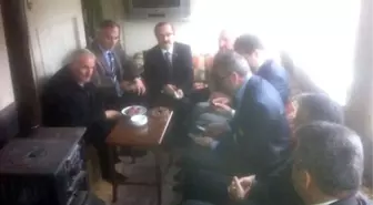 Umre'de Erdoğan'a Dua Edince Dövüldü İddia Etti, Vali ve Milletvekili Geçmiş Olsun Ziyaretinde...