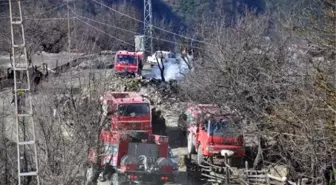 Yakakent'te 8 Evi Kül Eden Yangın Söndürüldü