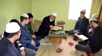 Molla Halil El Siirdi'nin 250 Yıllık Eserleri Okutuluyor