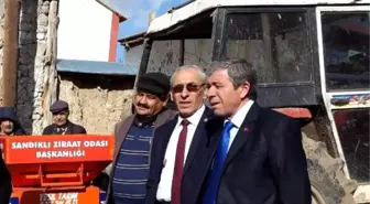 Sandıklı Ziraat Odası Başkanı Süleyman Yıldız Yem Kırma Makinası Hibe Etti