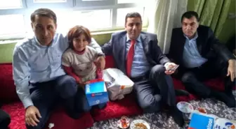 İşadamlarından Yoksul Köylü Çocuklara Ayakkabı Yardımı