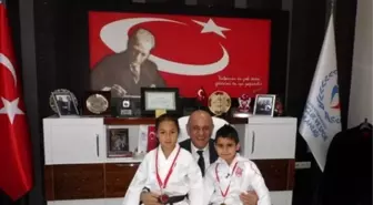 Karate Şampiyonları Hacıcaferoğlu'nu Ziyaret Etti