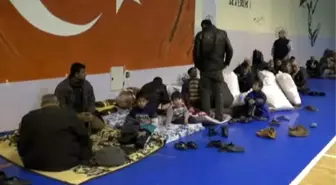 Irak'taki Çatışmalar - Akçakale Belediyesi'nde Türkmen Ailelere Yardım