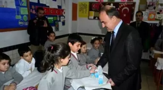 Vali Erol Öğrencilere Okul Sütü Dağıttı