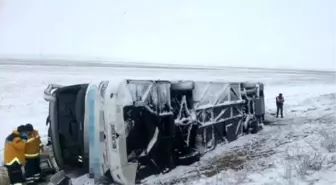 Aksaray'da Yolcu Otobüsü Devrildi: 1 Ölü, 27 Yaralı