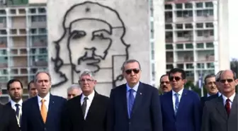 Cumhurbaşkanı Erdoğan, Kübalı Şair ve Yazar Jose Marti'nin Anıtını Ziyaret Etti