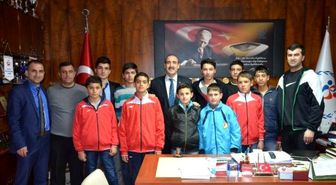 Şampiyon Voleybolculardan Fındıklı'ya Ziyaret