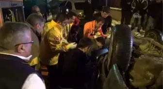 İki Otomobil Çarpıştı: 2 Ölü, 3 Yaralı