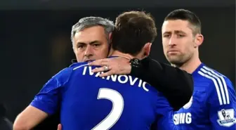 Mourinho Röportajı Yarıda Bıraktı, Gitti!