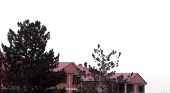 Cinayet Zanlısı Çıktığı Çatıdan İnmiyor