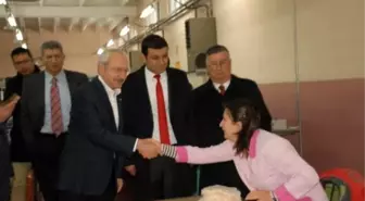 Kılıçdaroğlu İşçilerle Simit Yedi