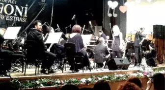 Kemancıdan Senfoni Konserinde Evlenme Teklifi