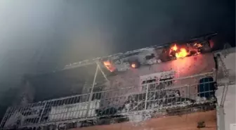 Kucağında Bebeğiyle Evinin Yanışını Seyretti