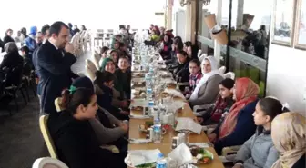 Samimi-yet Projesi Kapsamında Babası Vefat Etmiş 50 Çocuğa Tablet Verildi