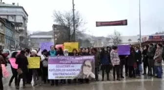 Tunceli'de Kadınlar Özgecan İçin Yürüdü