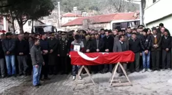 İntihar Eden Erin Cenazesi Bergama'da Toprağa Verildi