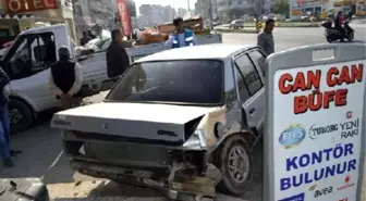 Hasta Taşıyan Ambulans Kavşakta Otomobile Çarptı