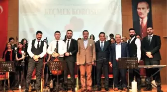 Keçmek Korosu Sevgililer İçin Konser Verdi