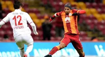 Galatasaray'ın Eski Futbolcuları Köşelerinde Balıkesirspor Galibiyetini Yazdı