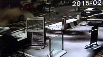 Kar Küreme Aracının Binaya Çarpması Güvenlik Kamerasında