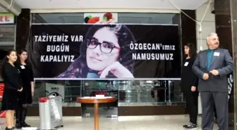 Özgecan İçin İş Yerini Kapatarak Taziye İlanı Astı