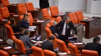 TBMM Özgecan Aslan İçin Siyaha Büründü