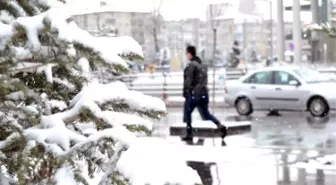 Kar Yağışı, Kayseri ve Nevşehir'de Ulaşımı Olumsuz Etkiledi