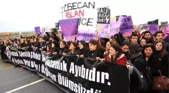 Thousands Protests Murder Of Özgecan Aslan