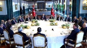 Cumhurbaşkanı Erdoğan, Cumhurbaşkanlığı Sofrası'nda Akademisyenlerle Bir Araya Geldi