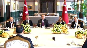 Cumhurbaşkanı Erdoğan, Cumhurbaşkanlığı Sofrası'nda Akademisyenlerle Bir Araya Geldi