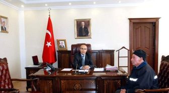 Vali Demirtaş'a Olan Sevgisini Şiire Döktü