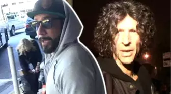 Howard Stern Claims He's Never Farted In Front Of His Wife