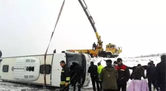 Kütahya'da Yolcu Midibüsü Devrildi: 14 Yaralı